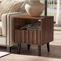 Nachttisch im Mid-Century-Modern-Stil mit geriffelter Front, Schublade und offenem Regal